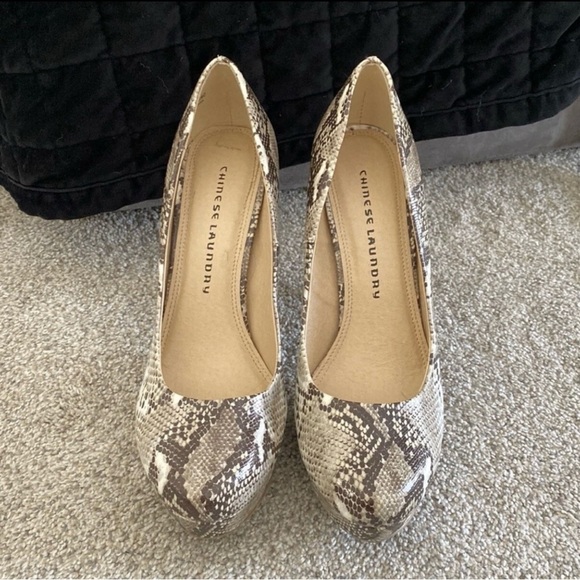 Chinese Laundry Snakeskin Platform Heels – Size 9 – NEW! - Picture 3 of 4